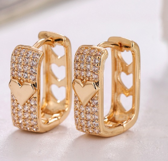 Aretes de Corazón Chapados en Oro de 18K con Circonia (Un Par)