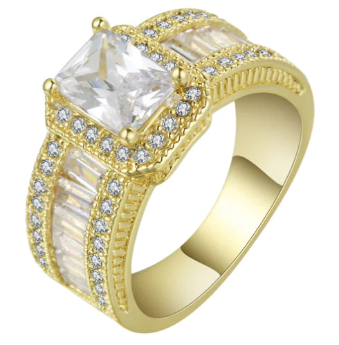 Anillo Chapado en Oro de 18K con Cristal Lujoso (Una Pieza)