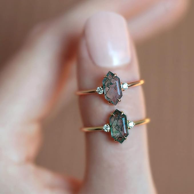 Anillo Bañado en Oro de 18 Quilates con Cristal Verde (Una Pieza)