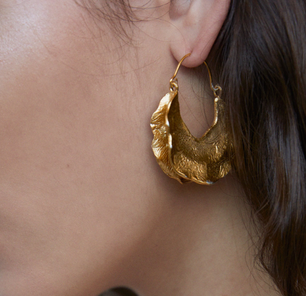 Aros Medianos de Media Calabaza Chapados en Oro de 18K (Un Par)