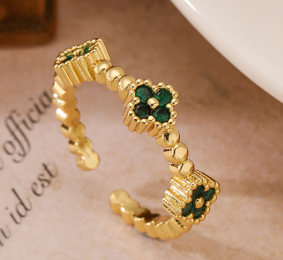 Anillo de Trébol de Cuatro Hojas con Cristal - Talla US 8 (Uno)