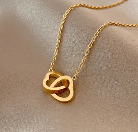 Collar de Corazones Entrelazados en Chapado en Oro de 18K (Un Conjunto)