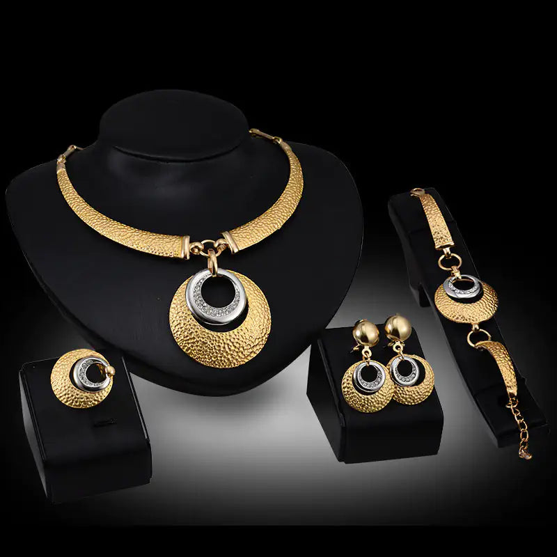 Conjunto de Joyería Nupcial India en Oro