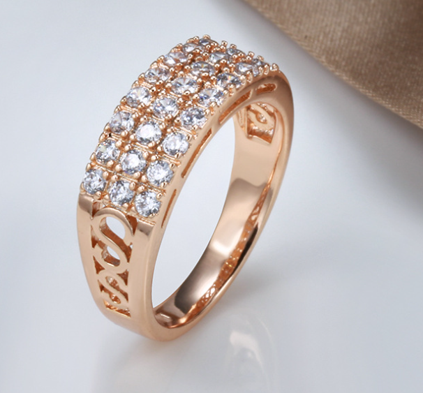 Anillo de Oro de 18k con Circonia - Diseño Simple en Oro Rosa