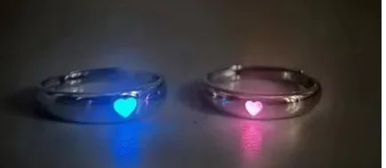Anillos luminosos Love Glow con diseño de corazón (Un solo artículo)
