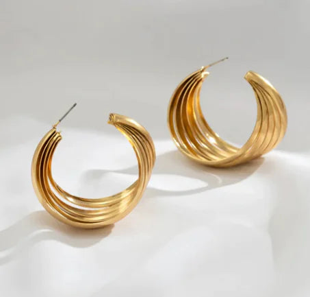 Aros de Estilo Hamaca Bañados en Oro de 18K (Un Par)