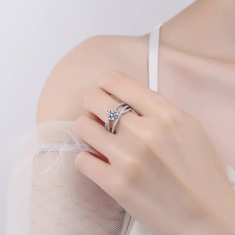 Anillo de Moissanita para Mujeres en Plata de Ley con Microincrustaciones