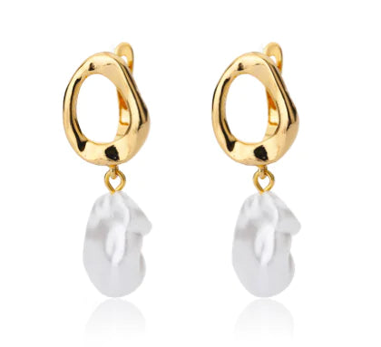 Aretes de Perlas Bañados en Oro de 18K con Circonitas (Un Par)