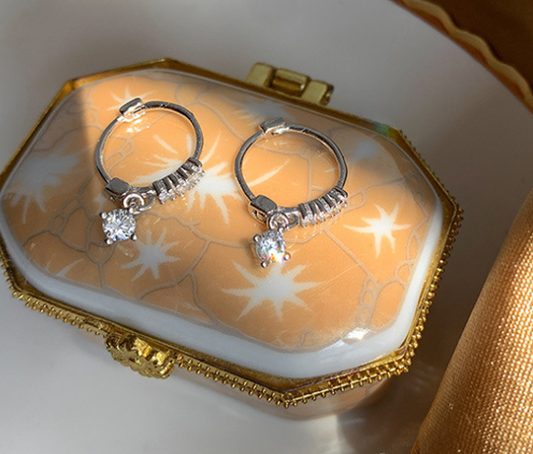Pendientes de Gota en Color Oro July Dream con Circonita (Individual)
