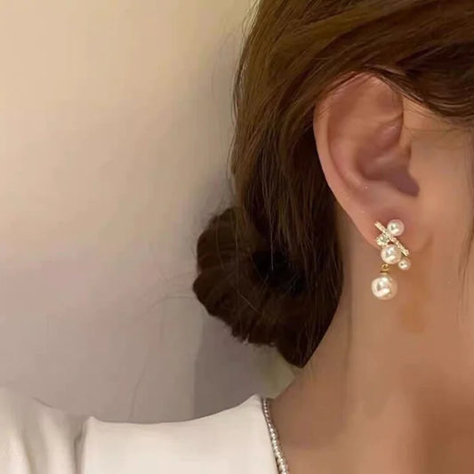 Pendientes de Perlas Chapados en Oro de 18K con Pernos de Plata (Set)
