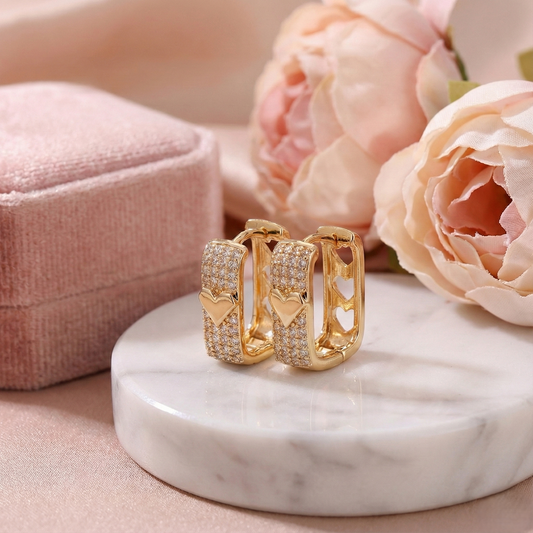 Aretes de Corazón con Circonitas y Baño de Oro 18K