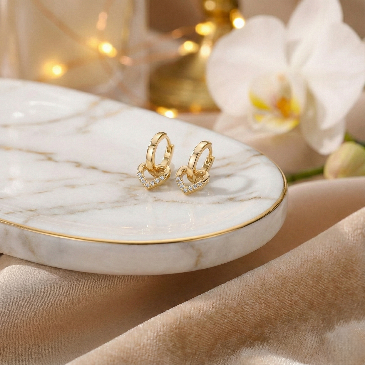 Aretes de Corazón Colgante con Baño de Oro 18K
