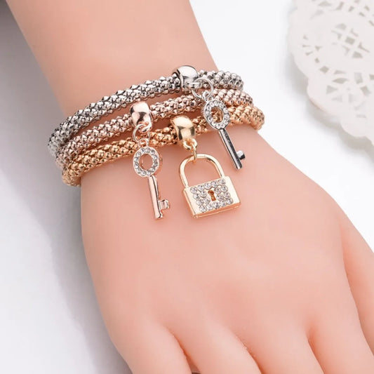 Pulsera elástica con dije